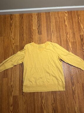Preswick & Moore Yellow Crewneck 3/4 length shirt